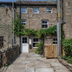 Chapel With Log Burner Hawes